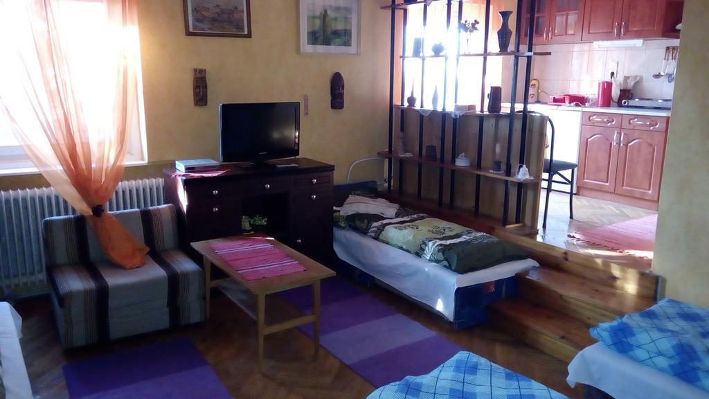 Alpesi Vendégház Orosháza Habitación foto
